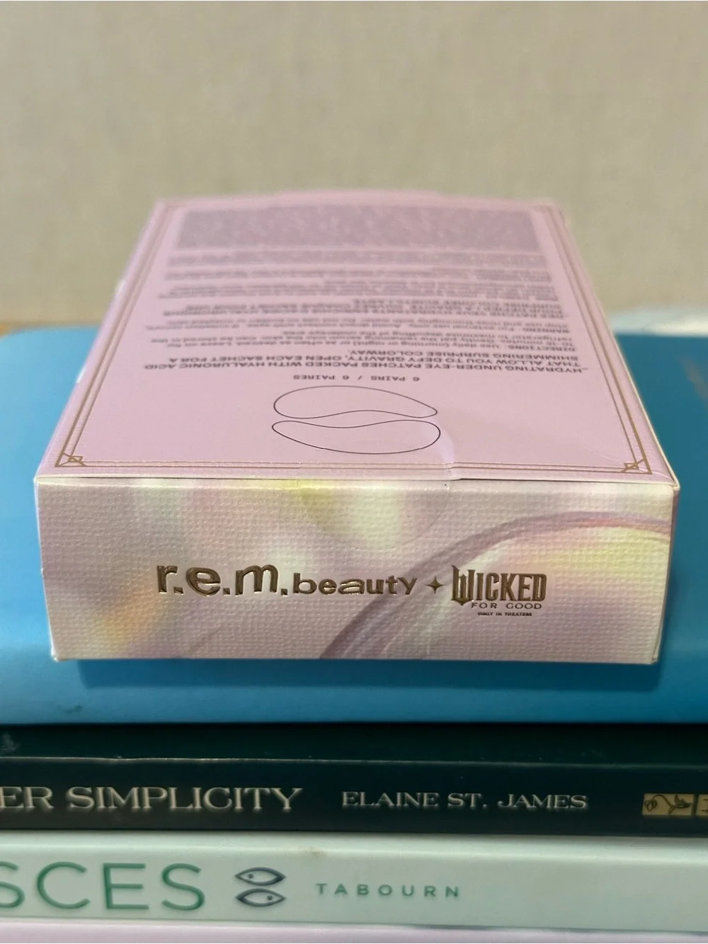 r.e.m. beauty Wicked For Good Luxury Beautification Eye Masks - Pink